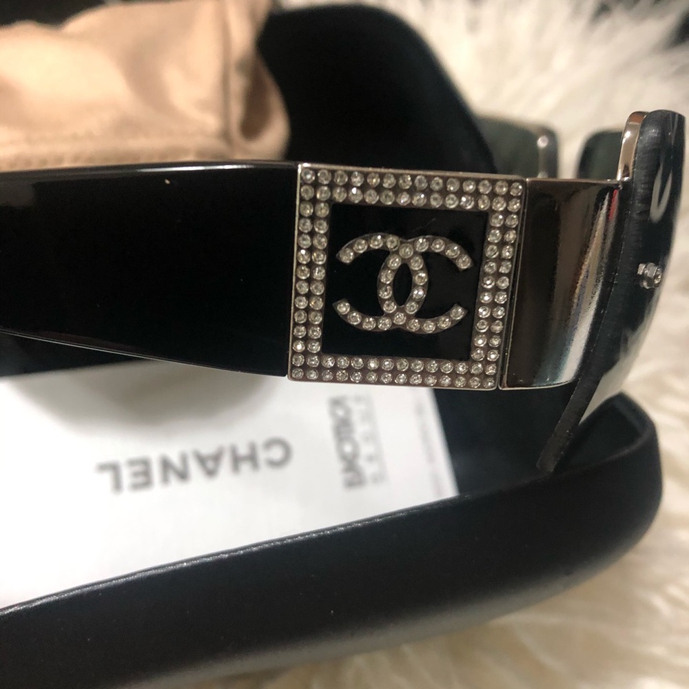 💯Authentic Vintage Black Chanel Sunglasses 😎❤️❤️